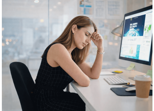 Blue Light and the Digital World: How to Protect Your Eyes in Front of the Screen?